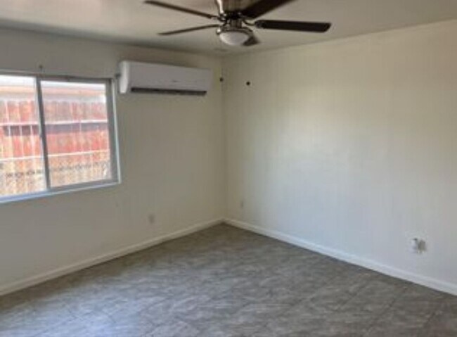 Building Photo - Cozy Home For Rent