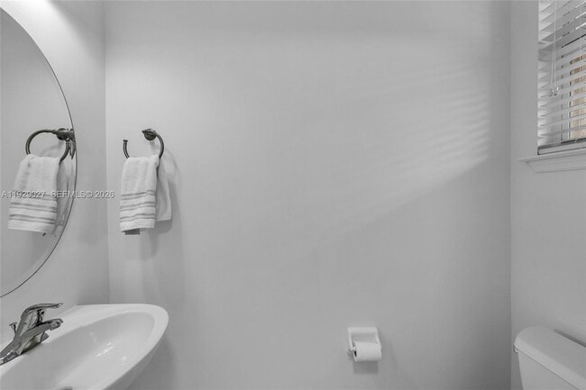 Building Photo - 4088 W Palm Aire Dr