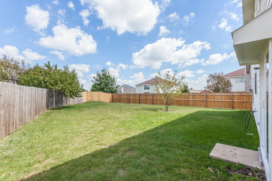 Building Photo - 3512 Cayman Dr