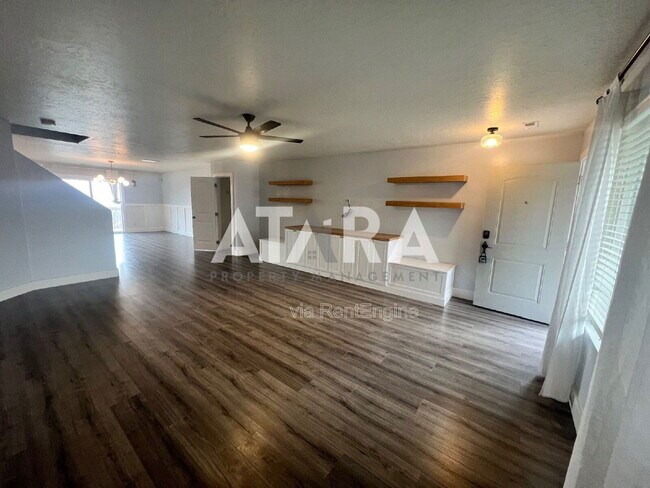 Building Photo - 258 Kestrel Dr