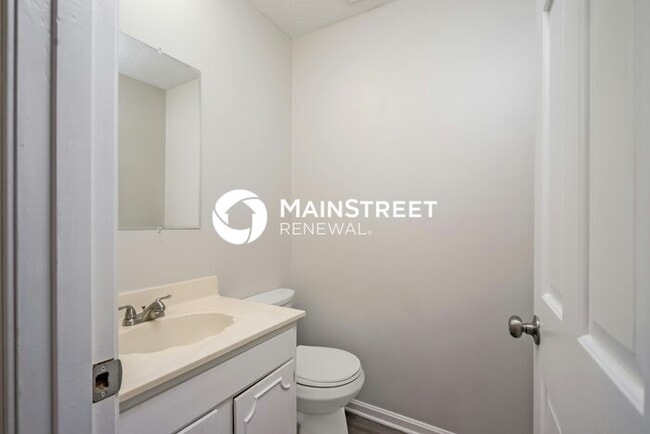 Building Photo - 3 Bedroom Pet-Friendly Home in LOUISVILLE, KY with Main Street Renewal
