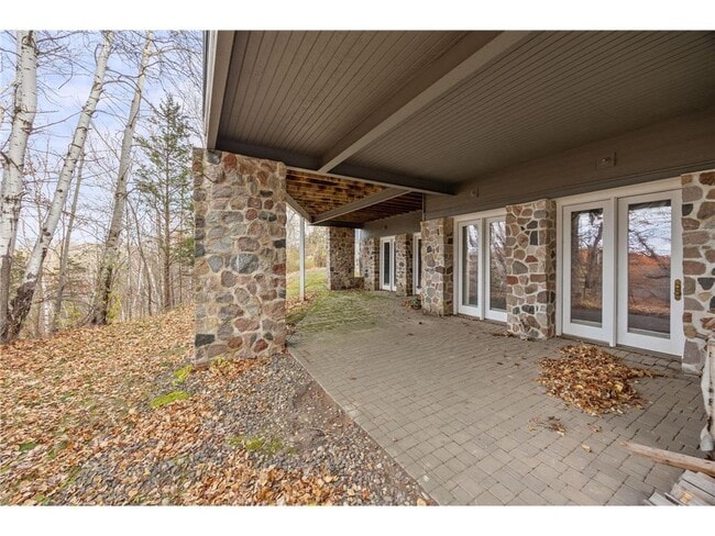 Building Photo - 1560 Bluff Creek Dr