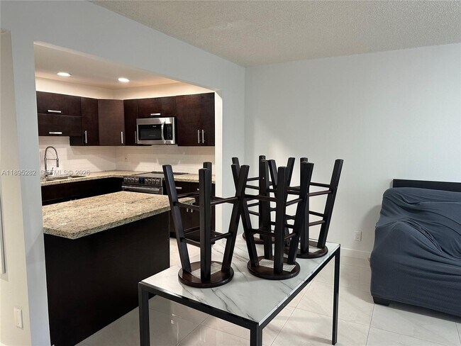 Building Photo - 7051 Environ Blvd