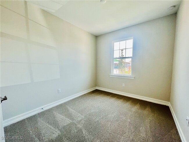 Building Photo - 850 Enbrook Lp
