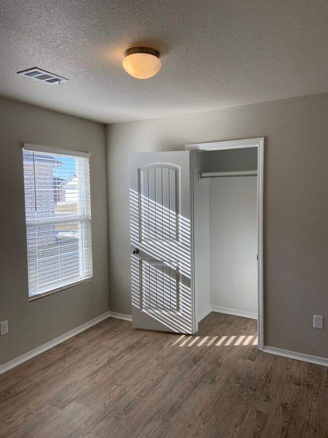 Building Photo - Pre-Leasing Now! Spacious Four Bedroom | Two Bathroom Home in Jonesboro