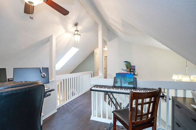 Building Photo - Spacious and Updated Rainier Meadows Home with Private Backyard