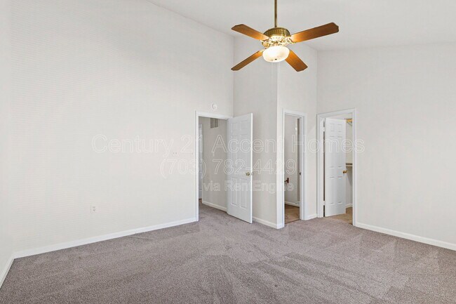 Building Photo - 6719 Sunset Woods Ct