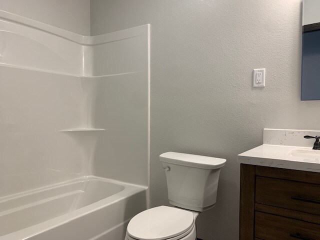 Building Photo - 528 Bull Run Dr