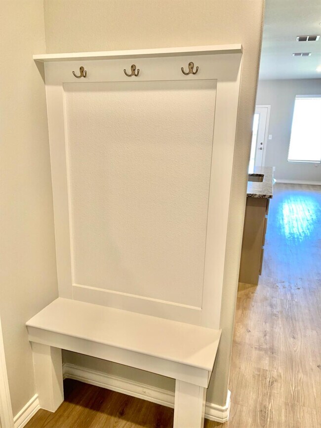 Building Photo - 7729 96th St