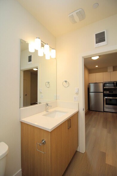 Building Photo - 8417 SW 24th Ave