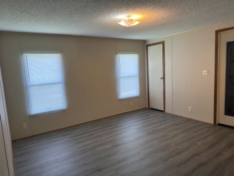 Building Photo - 141 James Way