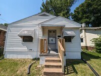 Building Photo - Welcome to Your Charming New Home on Minnie Avenue!