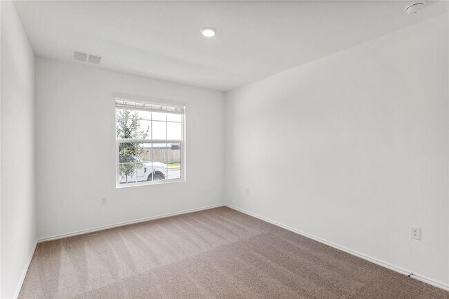 Building Photo - 117 Imola St