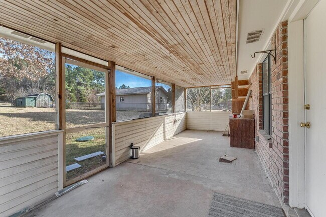 Building Photo - East Fayetteville 3-Bedroom Home with Granite Touches & Cozy Fireplace!"