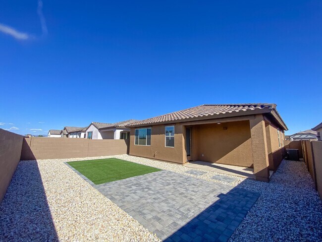 Building Photo - 3534 E Dakota Dr