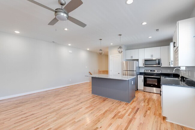 Building Photo - 1017 N 33rd St