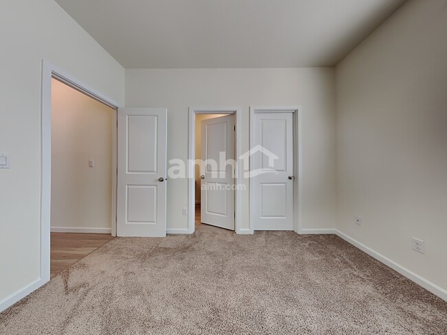 Building Photo - 1229 W 16th Ave