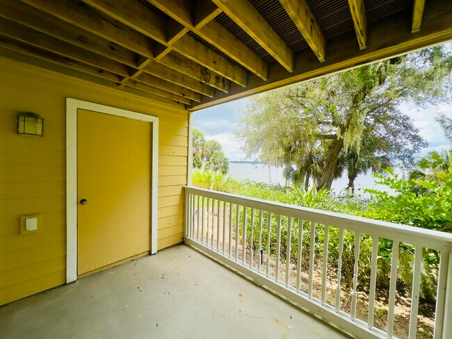 Building Photo - 225 S Tropical Trail