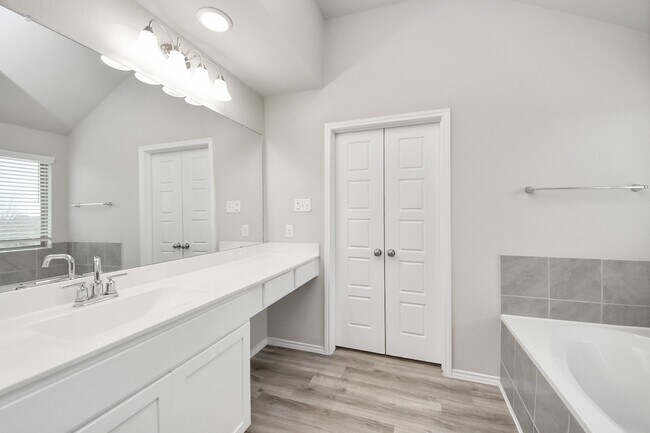 Building Photo - 6734 Scarlet Sagebrush St