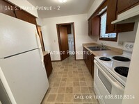 Building Photo - 2 Bedroom/ 1 Bathroom in Slinger, WI