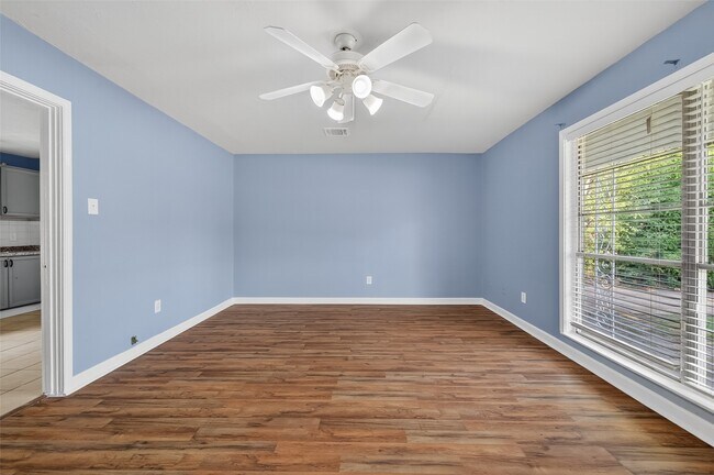 Building Photo - 5534 Thrush Dr