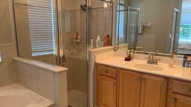 Building Photo - 212 Island Green Dr