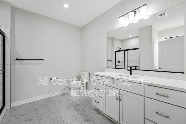 Building Photo - 3927 Fair Ridge Dr