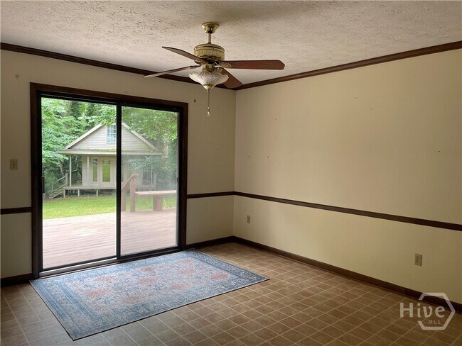 Building Photo - 170 Longview Dr