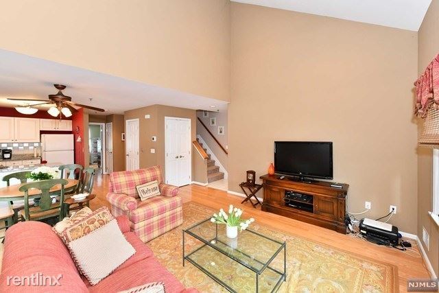 Building Photo - 2 br, 2 bath Condo - 101 Royal Ave