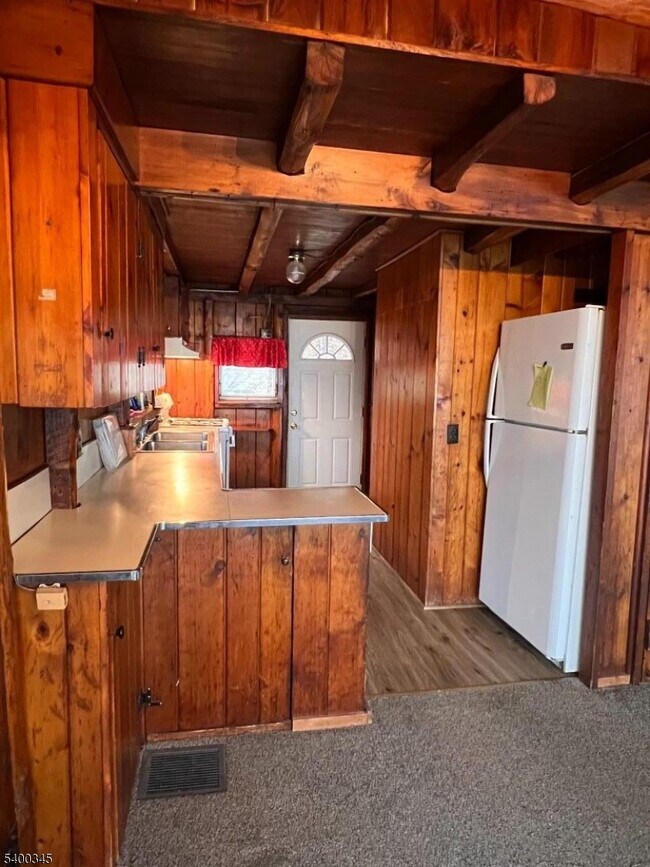 Building Photo - 12 Gifford Rd