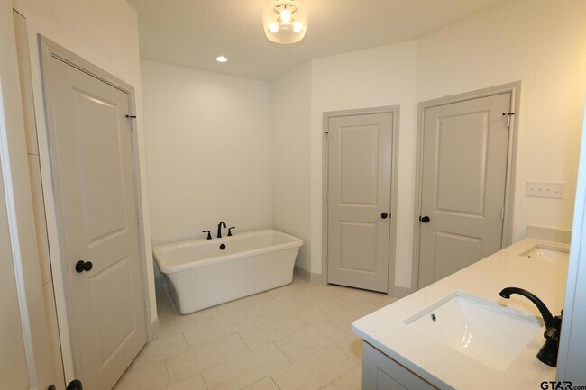 Building Photo - 11796 Jayden Ln