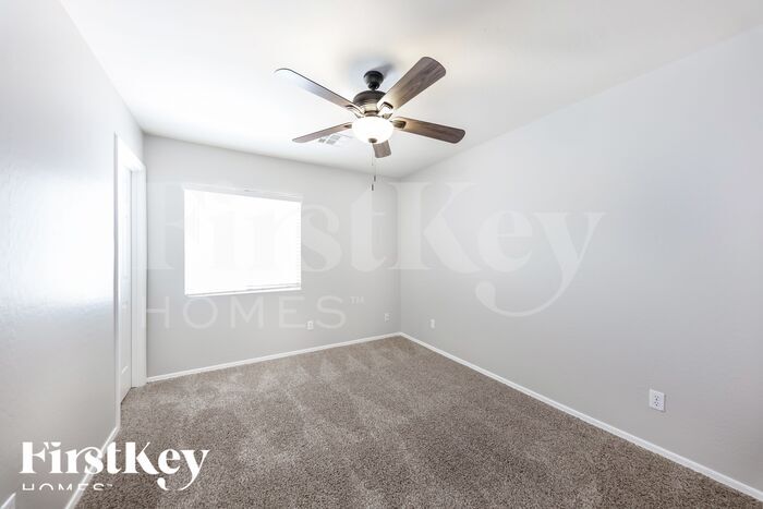 Building Photo - 11597 W Vogel Ave