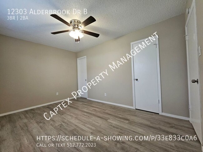 Building Photo - Newly Redone 3 bed 2 bath Duplex with 1 ca...