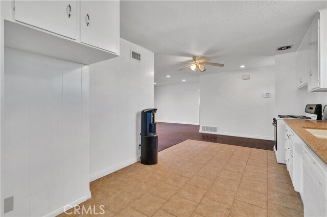 Building Photo - 6549 Mt Whitney Dr