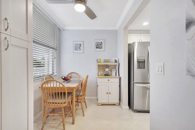 Building Photo - 5059 N Hwy A1A