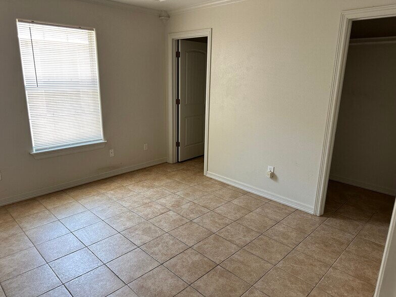 Building Photo - 3804 Zelma St