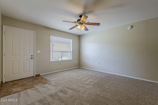 Building Photo - 461 W Holmes Ave