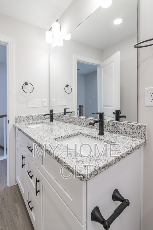 Building Photo - 3642 Trull St