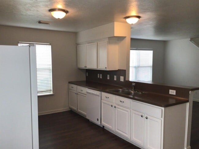 Building Photo - 5403 Coastal Way