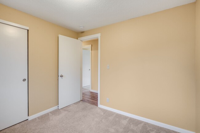 Building Photo - Charming 3 bed, 2 bath rental home in Milwaukie!