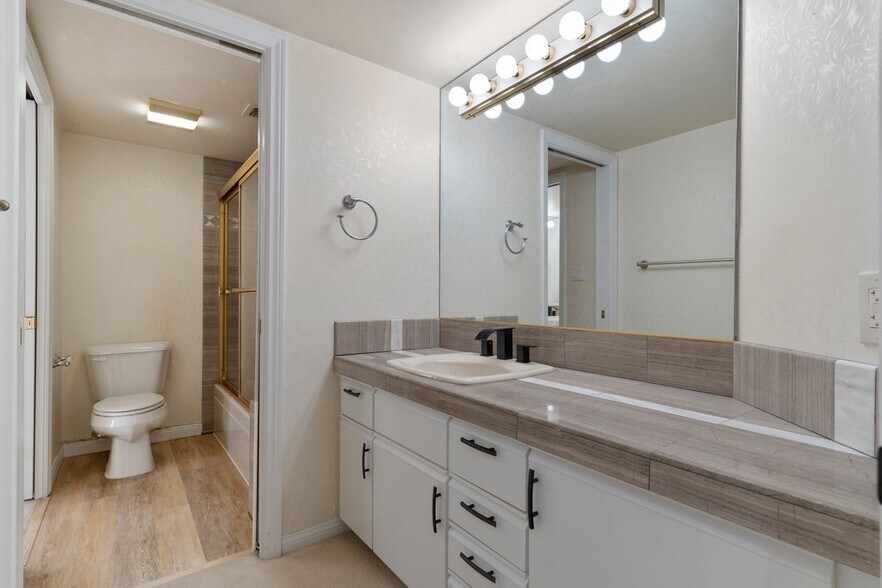 Building Photo - 7656 Boca Raton Dr