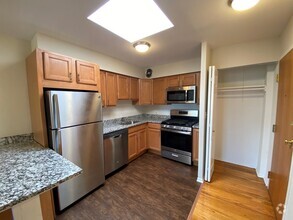 Bright and Welcoming Kitchen - 2230 N Orchard