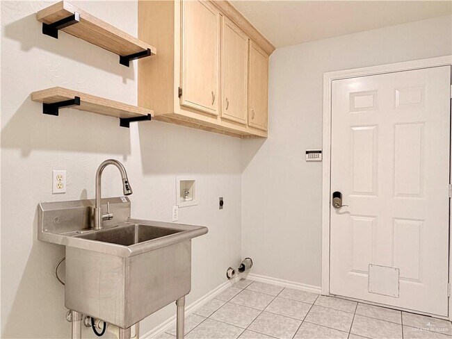 Building Photo - 35 West St