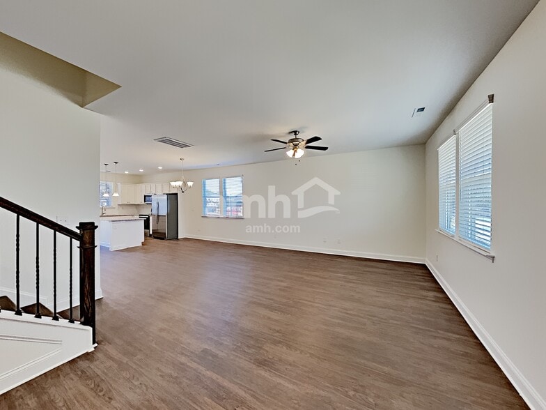 Building Photo - 215 Stowe Rd