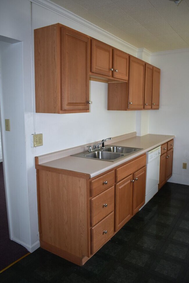 Building Photo - 209-211 N Clymer Ave