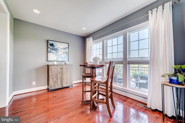 Building Photo - 20637 Erskine Terrace