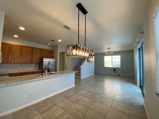 Building Photo - 541 Las Fuentes Dr