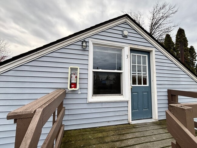 Primary Photo - rlansing