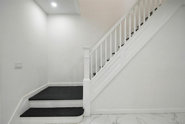 Building Photo - 837 E 49th St