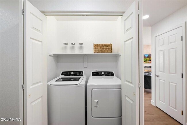 Building Photo - 7700 E Gainey Ranch Rd